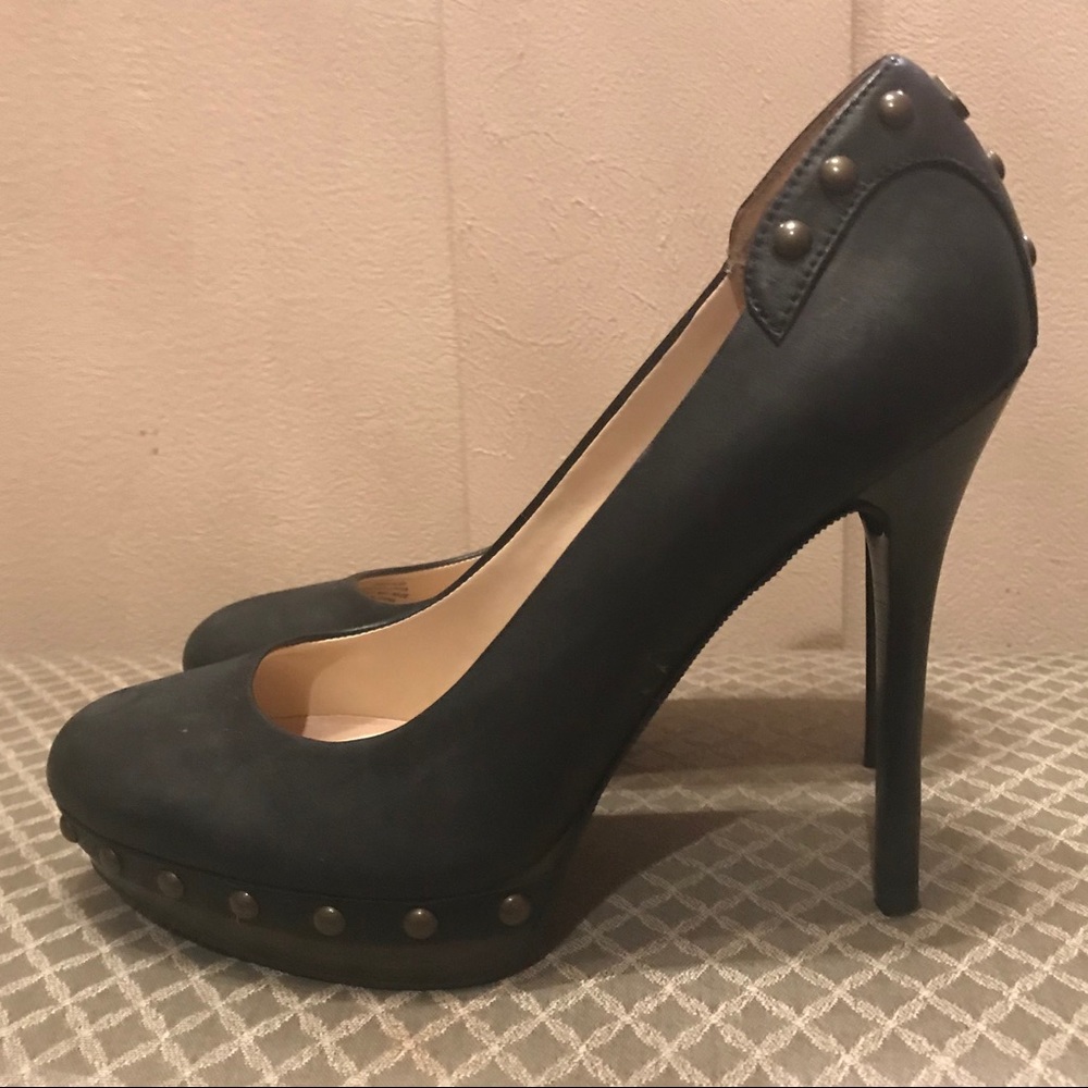 Guess dull Black Stilettos w/studs size 6.5